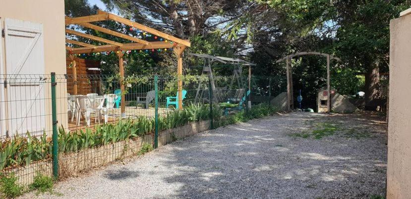 Location Saisonniere Appartement Coursan Buitenkant foto