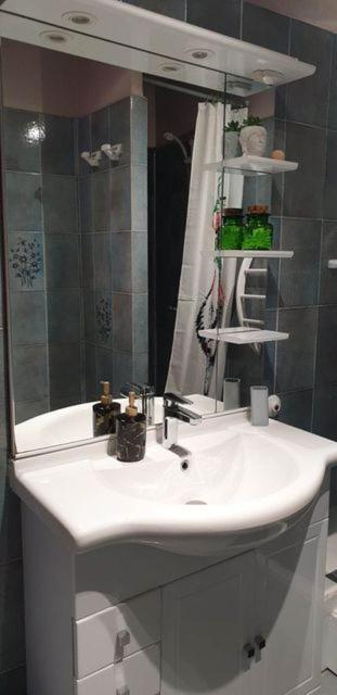 Location Saisonniere Appartement Coursan Buitenkant foto