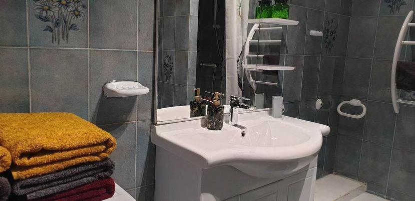 Location Saisonniere Appartement Coursan Buitenkant foto